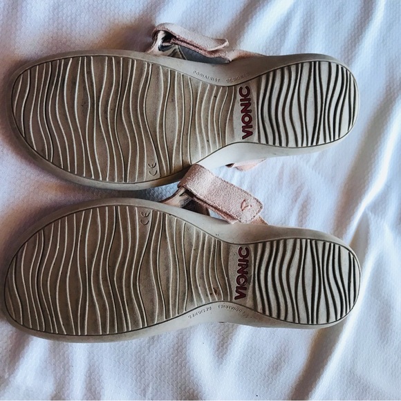 Vionic wanda Reptile Pattern Sandals - Picture 5 of 8